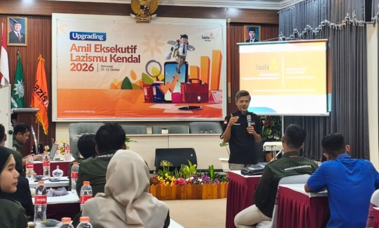 Ikhwanushoffa saat memberikan materi dalam acara Upgrading Amil Lazismu Kendal 2026 di Hotel Panorama Bandungan.