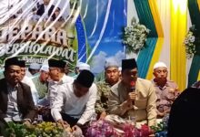 Pengurus PCM Karimunjawa bersama Bupati Jepara dan Forkopimda menghadiri acara Jepara Bersalawat di Kecamatan Karimunjawa.