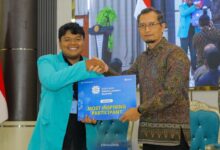 Jody Julian Putra Caesar, mahasiswa FHIP UMS, menerima penghargaan Most Inspiring Participant di ajang Future Leader Summit 2026.