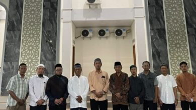 Pengurus PCM Moga Pemalang foto bersama pengurus Pesantren Lansia Masjid At Taqwa Ngaliyan Semarang saat studi tiru lansia tangguh