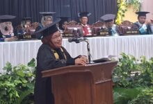 Rektor UMPP Dr. Nur Izzah menyampaikan sambutan dan dorongan bagi lulusan diploma pada Wisuda UMPP Pekalongan ke-11.