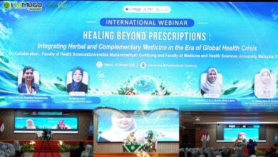 Layar panggung seminar internasional UNIMUGO dan Universiti Malaysia Sabah yang membedah keamanan serta efektivitas pengobatan herbal.