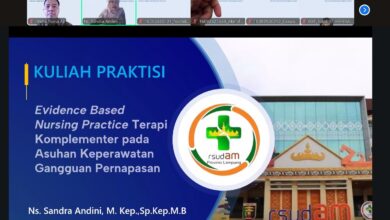 Tampilan presentasi Zoom kuliah praktisi UNIMUS oleh Ns. Sandra Andini tentang Evidence Based Nursing Practice terapi komplementer gangguan pernapasan.