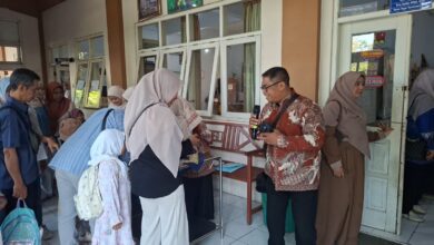 Suasana antusias orang tua dan calon siswa baru saat mengikuti PPDB SD Mugu Muntilan yang menghadirkan 24 psikolog.