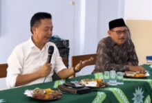 Direktur Al-Azhar BSD H. Noor Khoirudin menyampaikan pemaparan kunci sekolah unggul di SMP Muliya Jepara