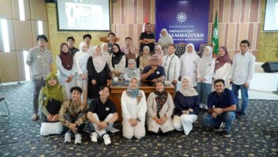 Peserta dan pemateri foto bersama dalam pelatihan fotografi jurnalistik Eco Bhinneka Muhammadiyah di Gedung Pusat Dakwah Muhammadiyah Jakarta.