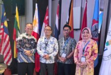 Delegasi UMS berfoto bersama dalam SEAMEO Executive Meeting 2026 di Manila Filipina untuk perkuat program calon guru ASEAN