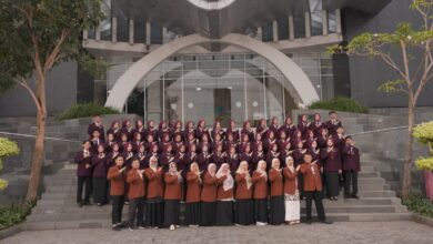 Foto bersama dosen dan mahasiswa Pendidikan Profesi Ners UMPP yang berhasil meraih peringkat 3 nasional pada UKNI 2026.