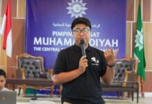 Abyan Daffa memaparkan strategi dan cara membuat talking head video dalam pelatihan media Muhammadiyah di Jakarta.