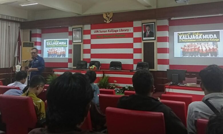 Pustakawan memandu pemaparan materi User Education bagi mahasiswa Pascasarjana di Perpustakaan UIN Sunan Kalijaga Yogyakarta.