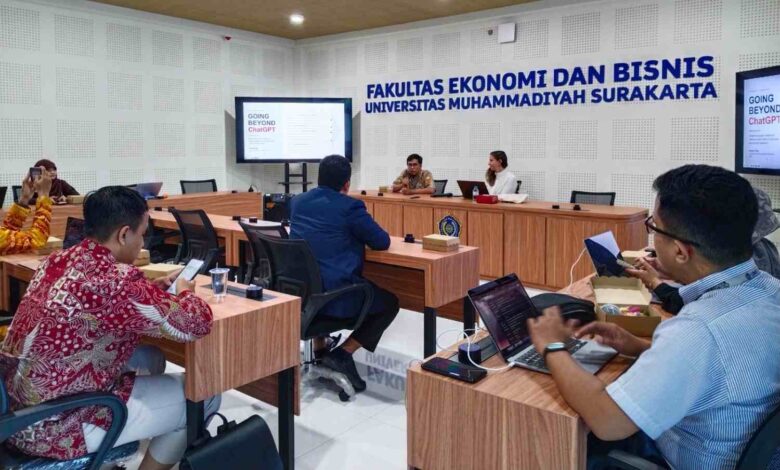Suasana diskusi ilmiah Dosen UMS dan akademisi University of Gothenburg Swedia mengenai inovasi AI dalam pembelajaran akuntansi di FEB UMS.