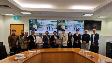Rombongan Majelis Dikdasmen Muhammadiyah foto bersama jajaran pimpinan Curtin University Australia usai pembahasannya terkait beasiswa kuliah di Australia.