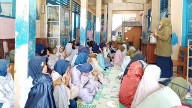 Suasana kegiatan Fiqhun Nisaa SD Muhammadiyah PK Banyudono saat ustadzah memberikan materi fikih perempuan dan edukasi haid kepada para siswi.