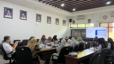 Suasana rapat jajaran pimpinan FIK UMS mematangkan persiapan pendirian Program Profesi dan S3 Kesehatan Masyarakat.