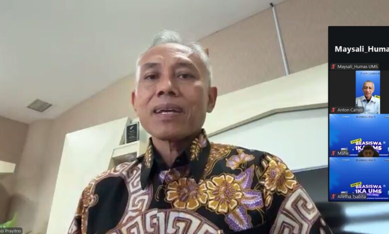 Rektor UMS Prof Harun Joko Prayitno memberikan sambutan secara daring dalam acara Kick-off Beasiswa IKA UMS Batch VIII.