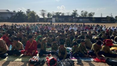 Siswa MIM Digdaya Bolon antusias mengikuti Sholat Istisqa memohon hujan di lapangan terbuka