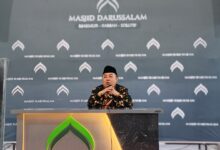 Ustaz Jamaludin Ahmad saat menyampaikan materi Kajian Ahad Pagi PCM Mojotengah di Masjid Darussalam