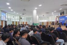Inovasi material berkelanjutan dibahas dalam seminar internasional ICOAMS 2026 Teknik Mesin UMS di Ruang Seminar Siti Walidah.