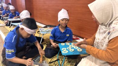 Siswa SD Muhammadiyah PK Solo antusias mengikuti Abata Baking Class dalam kegiatan Parents Day