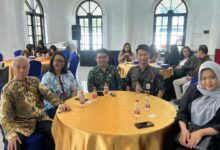 Perwakilan RS UMS A.R. Fachrudin bersama para pemangku kepentingan dalam peluncuran aplikasi SoulMed untuk pengembangan medical wellness tourism Kota Surakarta di Minoa Hotel.
