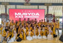 Peserta dan kader berpose bersama dalam acara Musyda XXII PD IPM Wonosobo di Pendopo Kabupaten Wonosobo