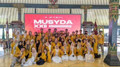 Peserta dan kader berpose bersama dalam acara Musyda XXII PD IPM Wonosobo di Pendopo Kabupaten Wonosobo