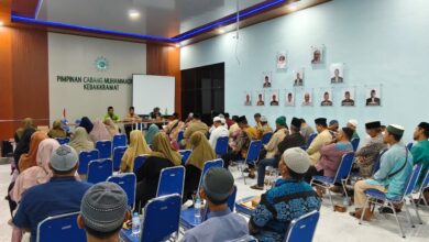 Peserta menghadiri Kajian Ideopolitor pembahasan PHIWM Muhammadiyah di Gedung Dakwah PCM Kebakkramat.