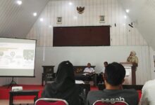 Suasana pemaparan materi dalam sosialisasi penyusunan RPPLH Bali Nusra yang menyoroti darurat sampah dan krisis air di Bima.