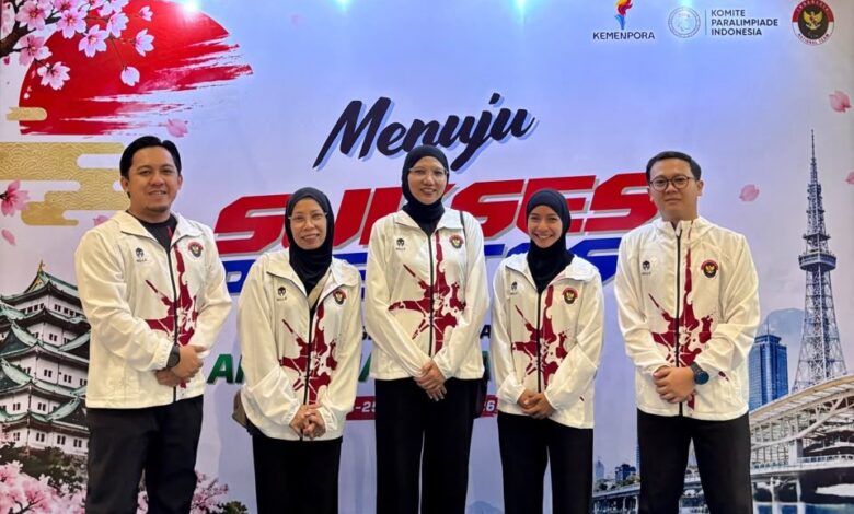Dosen FIK UMS Suryo Saputra Perdana bersama tim pendamping fisioterapi olahraga difabel kontingen Indonesia untuk Asian Para Games 2026