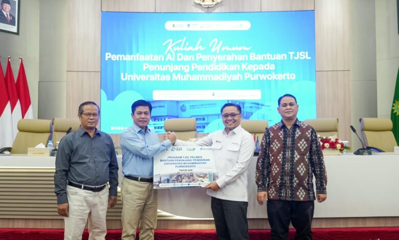 Pelindo Peduli Pendidikan serahkan secara simbolis bantuan penunjang pendidikan TJSL kepada Universitas Muhammadiyah Purwokerto