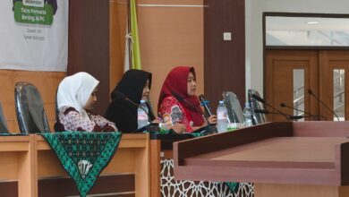 Narasumber Wahyu Bintari menyampaikan materi pencegahan kekerasan seksual di kampus pada workshop FITK UIN Sunan Kalijaga.